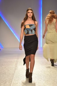 Crop top offer a bohemian look. Match it with "bohemian mini skirt" and pair it with ankle boots or high heels.